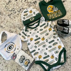 Do you know the cutest Packer baby? You need this Packer Lot. Outfit is 3-6mo